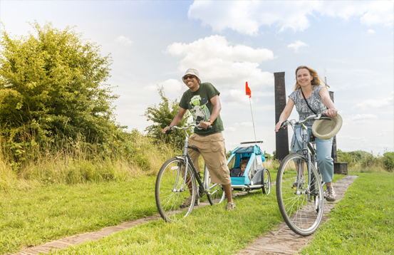 Ilustration of couple on a bike